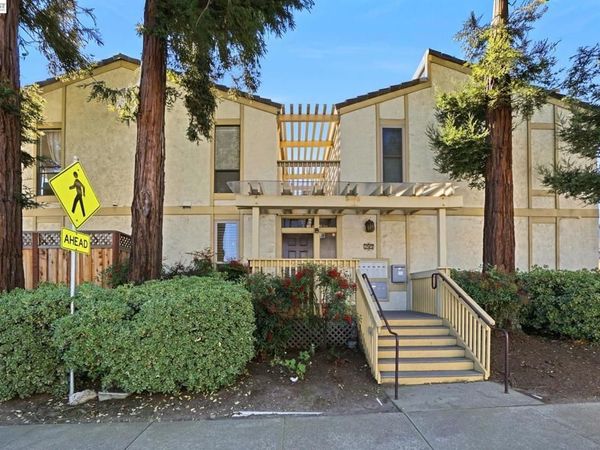 1945 Trinity Ave, Unit 1, Walnut Creek, CA 94596