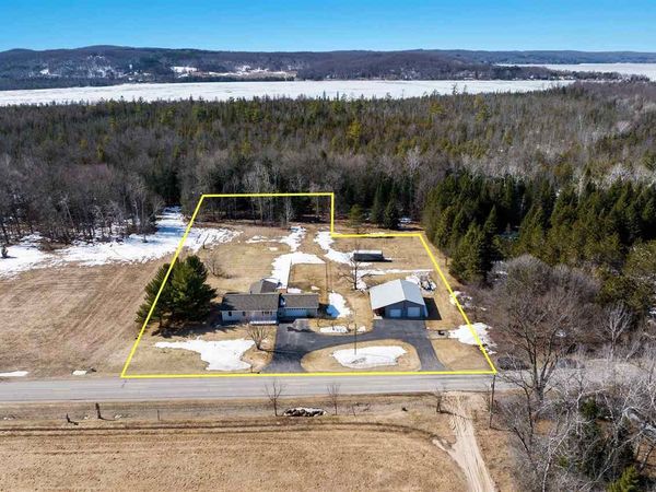 1394 S Derenzy Road, Bellaire, MI 49615