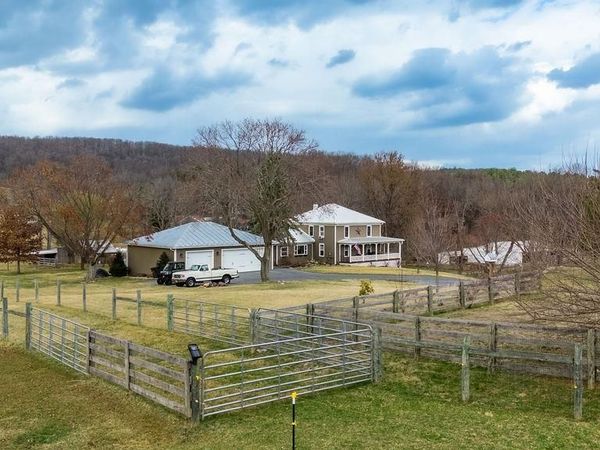 142 MT IDA LN, Staunton, VA 24401