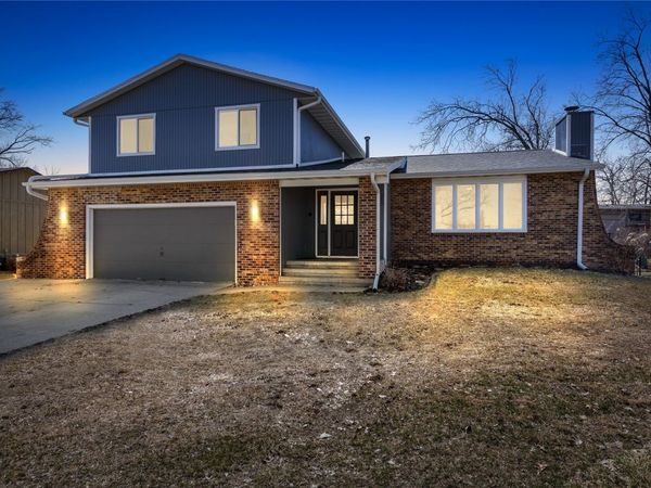 2195 David Court NE, Cedar Rapids, IA 52402