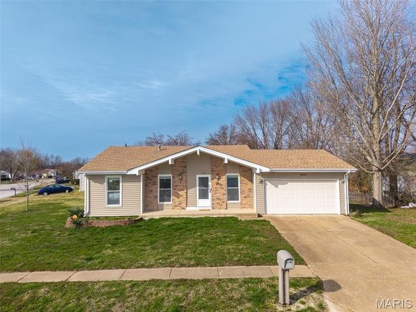 699 Fox Plains Drive , Florissant, MO 63034