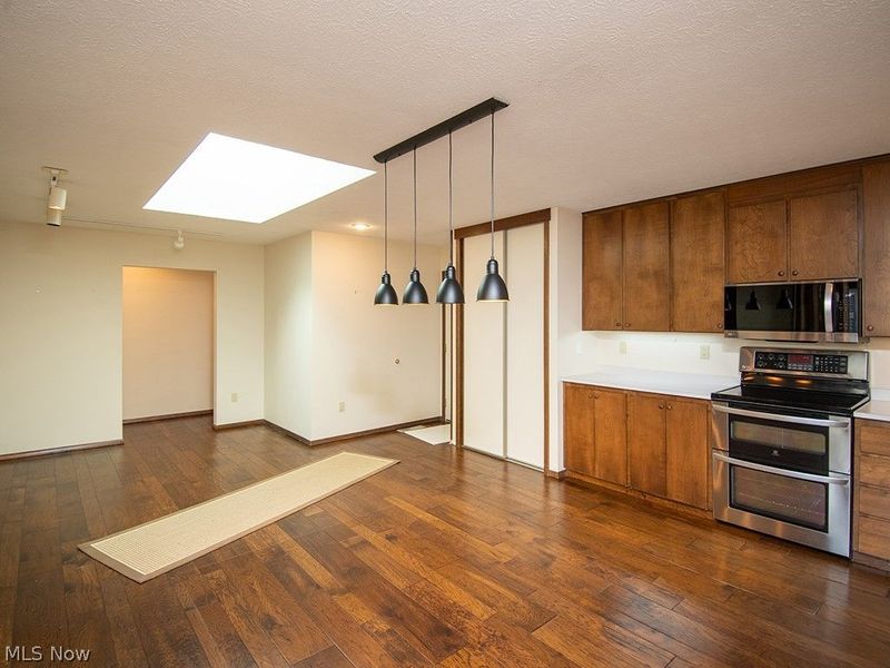 12869 Olympus Way, Strongsville, OH 44149 Photo 8