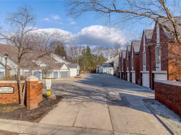 13407 Larchmere Square, Shaker Heights, OH 44120