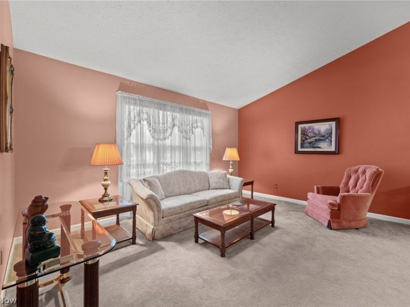 16225 N Laguardia Pkwy, Strongsville, OH 44136 Photo 2