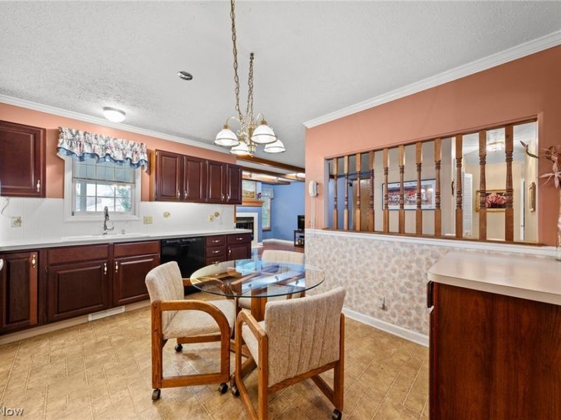 16225 N Laguardia Pkwy, Strongsville, OH 44136 Photo 9