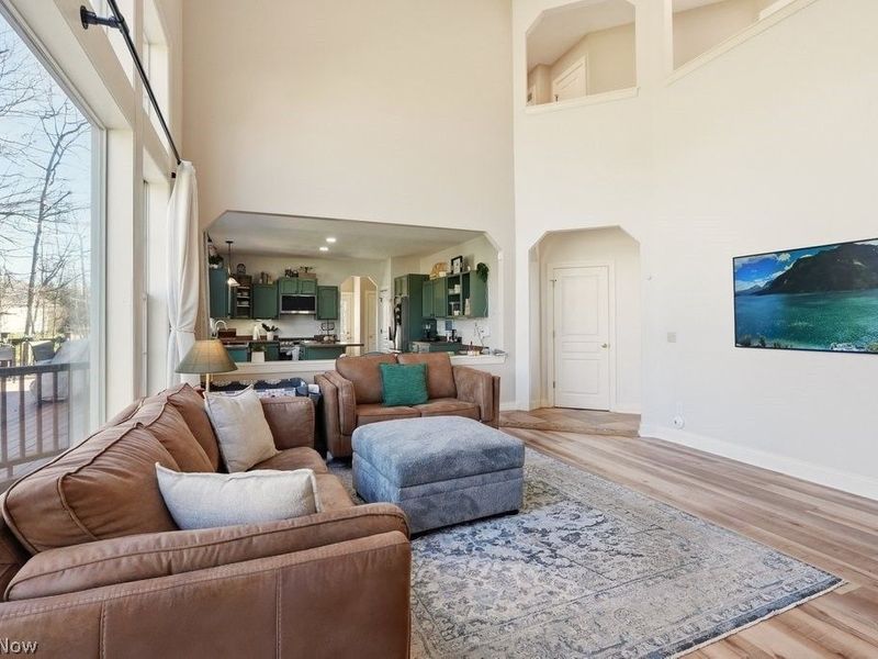 8466 Cliffview Circle, Macedonia, OH 44056 Photo 11