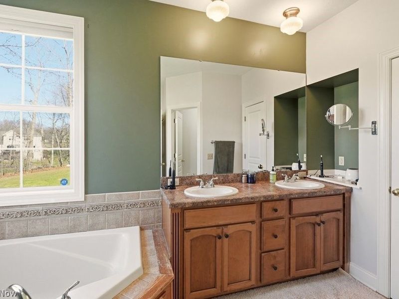 8466 Cliffview Circle, Macedonia, OH 44056 Photo 14