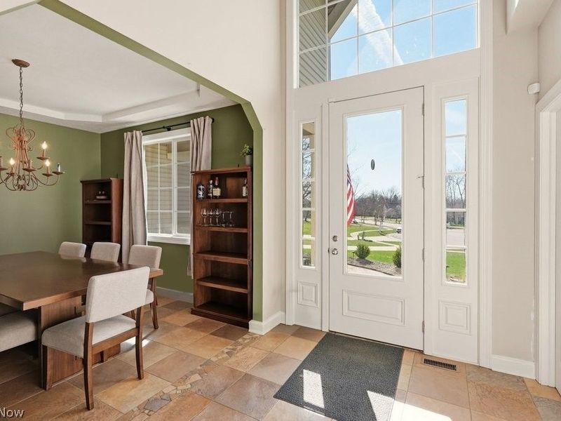 8466 Cliffview Circle, Macedonia, OH 44056 Photo 3