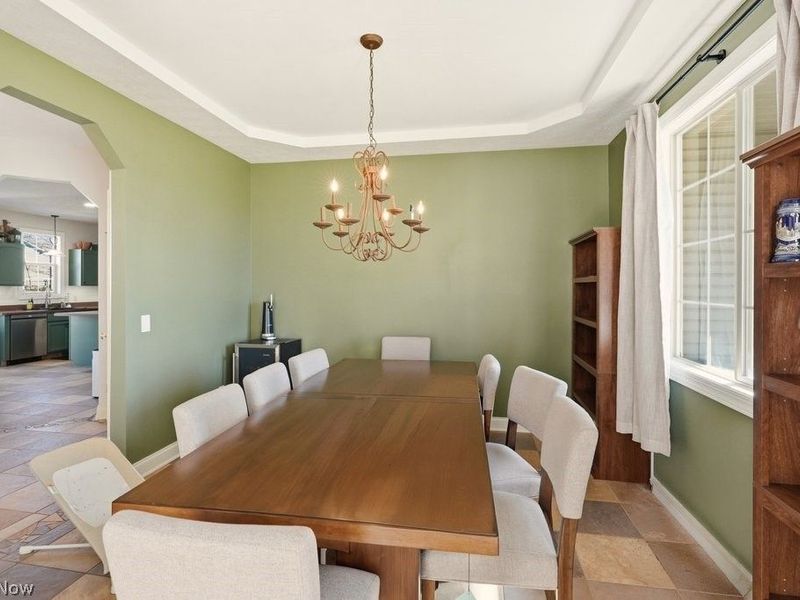 8466 Cliffview Circle, Macedonia, OH 44056 Photo 5