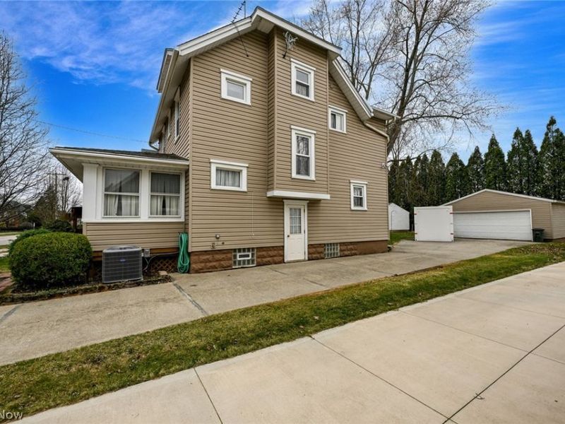 2554 6th Street, Cuyahoga Falls, OH 44221 Photo 2