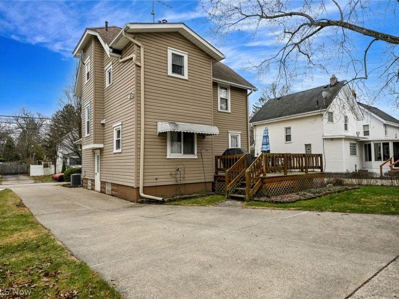 2554 6th Street, Cuyahoga Falls, OH 44221 Photo 3