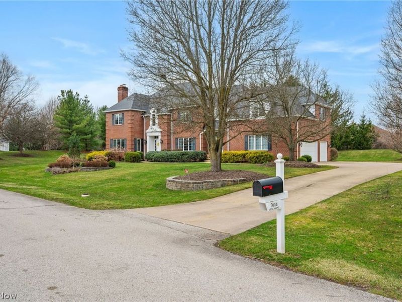 7614 Vinemont Court, Hudson, OH 44236 Photo 3