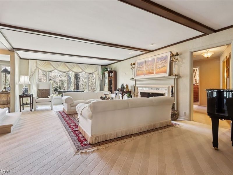 14880 Hillbrook Drive, Chagrin Falls, OH 44022 Photo 4