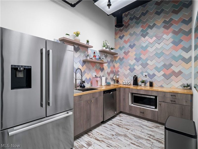 408 W Saint Clair Avenue, Unit 230, Cleveland, OH 44113 Photo 15