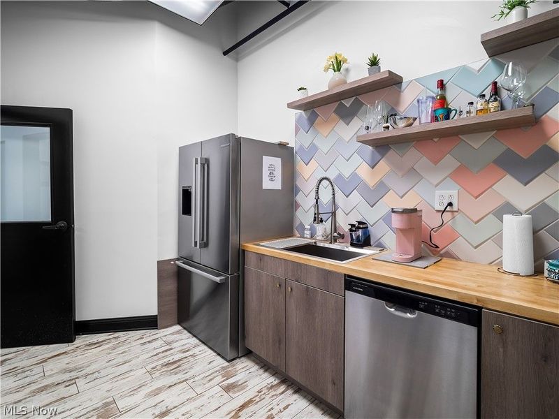 408 W Saint Clair Avenue, Unit 230, Cleveland, OH 44113 Photo 17