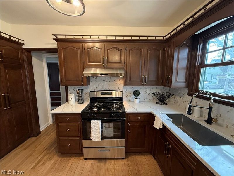 16505 Larchwood Avenue, Cleveland, OH 44135 Photo 10