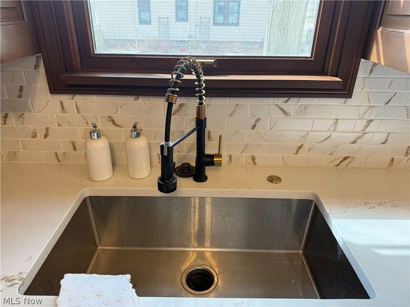 16505 Larchwood Avenue, Cleveland, OH 44135 Photo 13