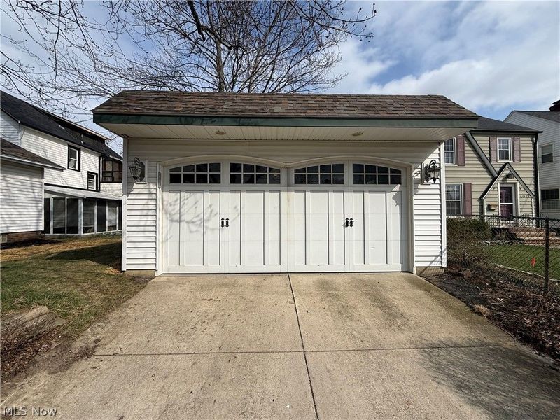 16505 Larchwood Avenue, Cleveland, OH 44135 Photo 24