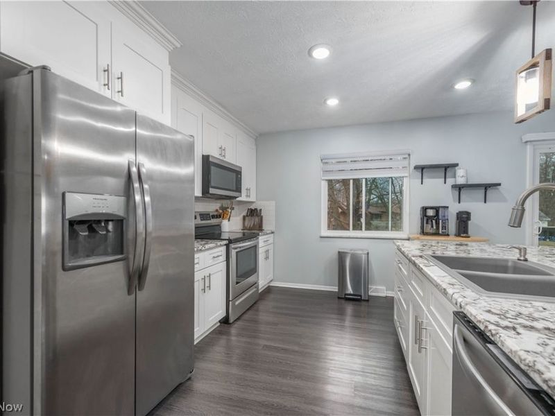 22900 Mastick Road, Fairview Park, OH 44126 Photo 16