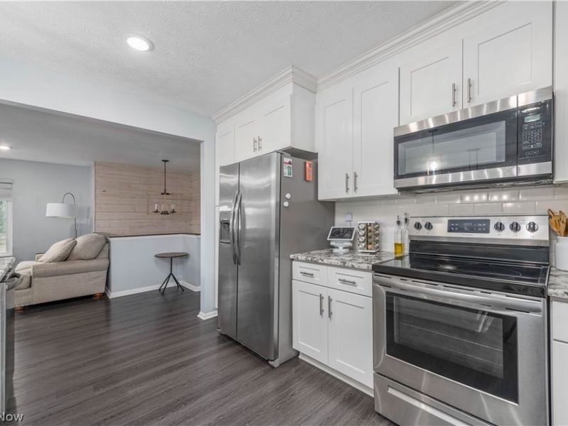 22900 Mastick Road, Fairview Park, OH 44126 Photo 17