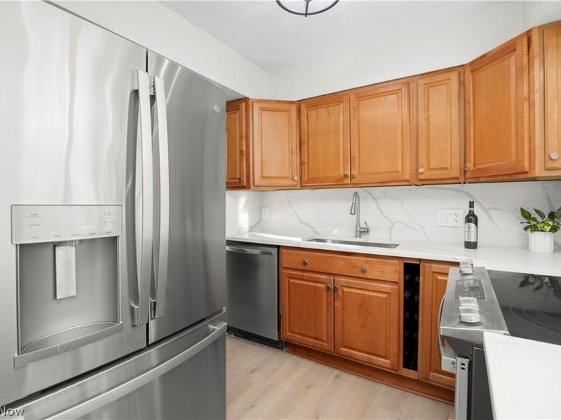 401 Columbia Road, Bay Village, OH 44140 Photo 10