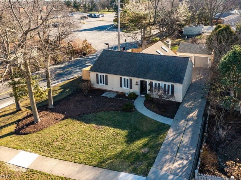 401 Columbia Road, Bay Village, OH 44140 Photo 3