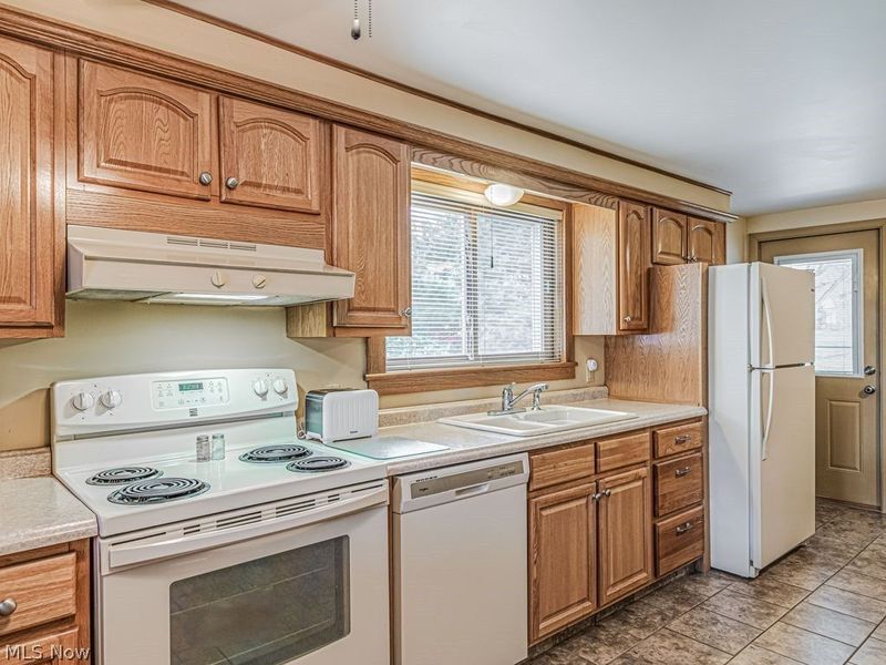 2025 Mcgowan Road, Norton, OH 44203 Photo 9