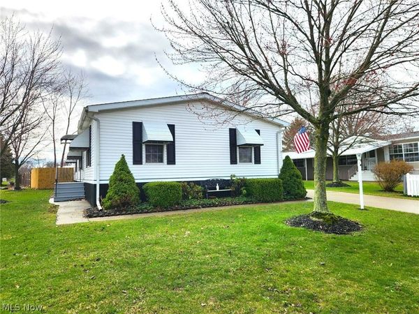 310 Pin Oak Circle, Elyria, OH 44035