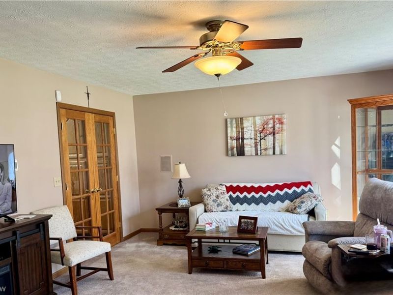 246 Syracuse Court, Elyria, OH 44035 Photo 2