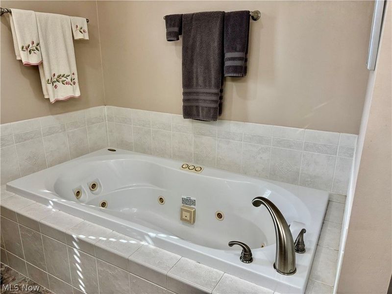 246 Syracuse Court, Elyria, OH 44035 Photo 32