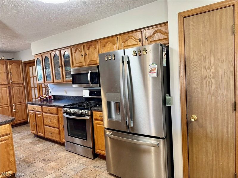 246 Syracuse Court, Elyria, OH 44035 Photo 6