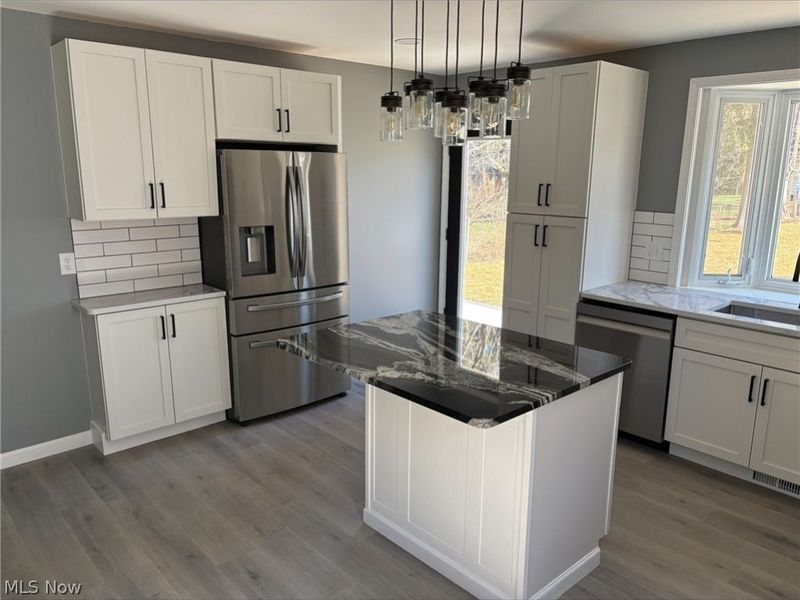 4027 W 227th Street, Fairview Park, OH 44126 Photo 4