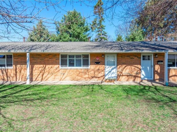 21872 River Oaks Drive, Unit H6, Rocky River, OH 44116