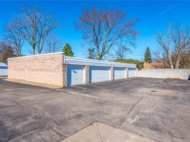 21872 River Oaks Drive, Unit H6, Rocky River, OH 44116 Photo 21