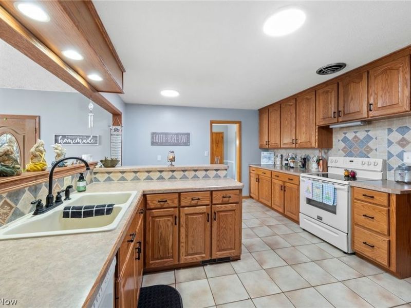 3287 Broadhaven Avenue NW, Massillon, OH 44646 Photo 9