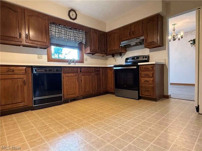 573 Beverly Drive, Tallmadge, OH 44278 Photo 11