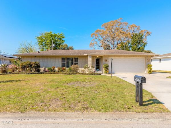 1236 Golfview Drive, Daytona Beach, FL 32114