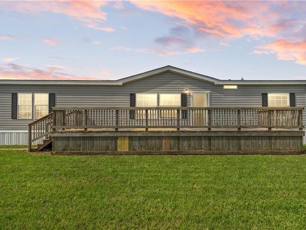 102 MERLOT Drive, Opelousas, LA 70570