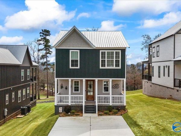 402 Whistling Straits Way, Guntersville, AL 35976