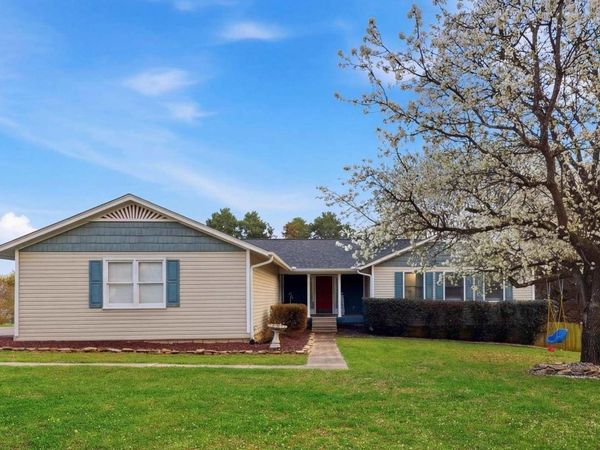 104 Saralee Drive, Huntsville, AL 35811