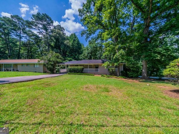 3904 W Hilda Circle, Decatur, GA 30035
