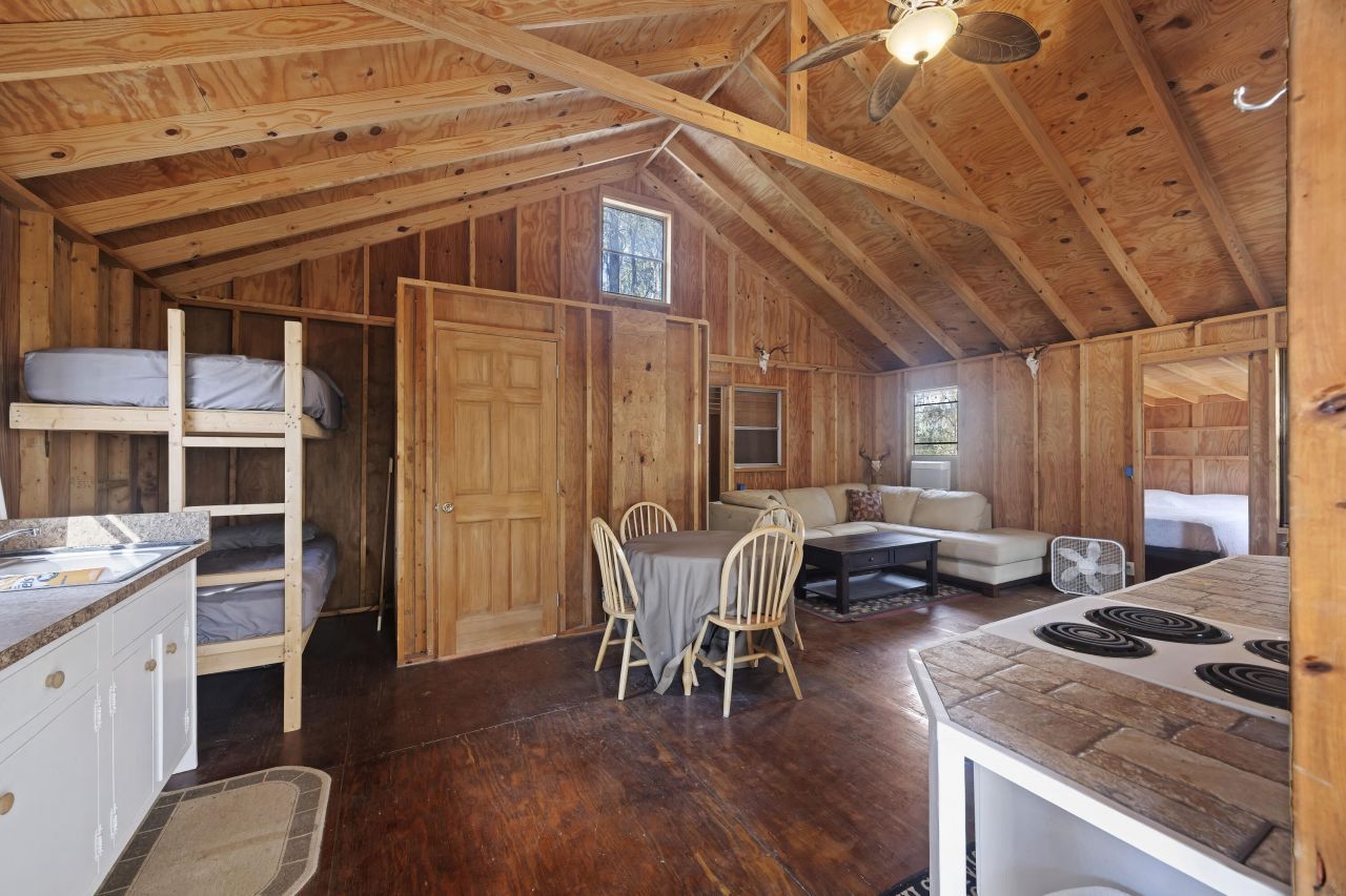 9168 Old Georgetown Road Photo 14