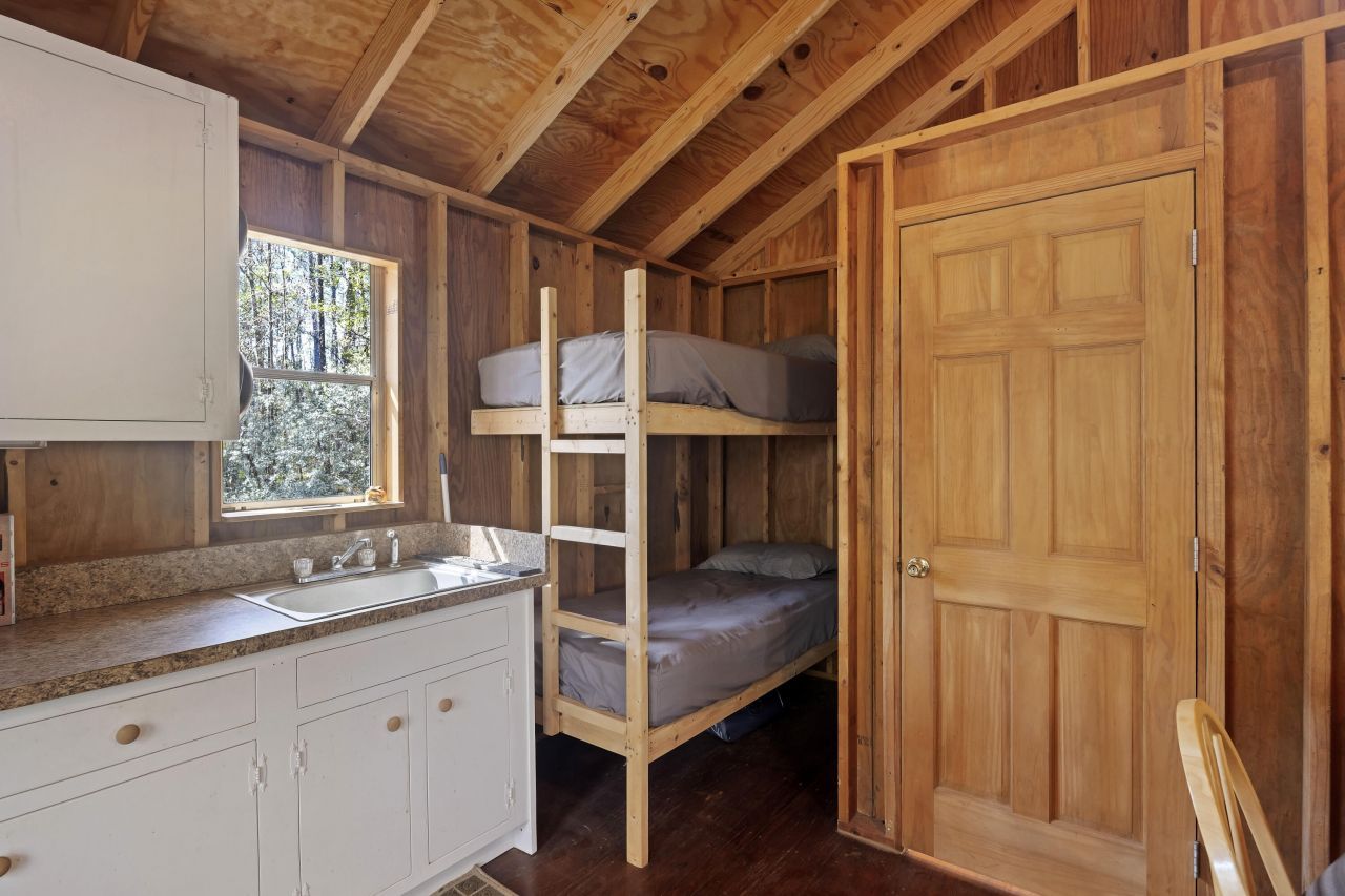 9168 Old Georgetown Road Photo 15