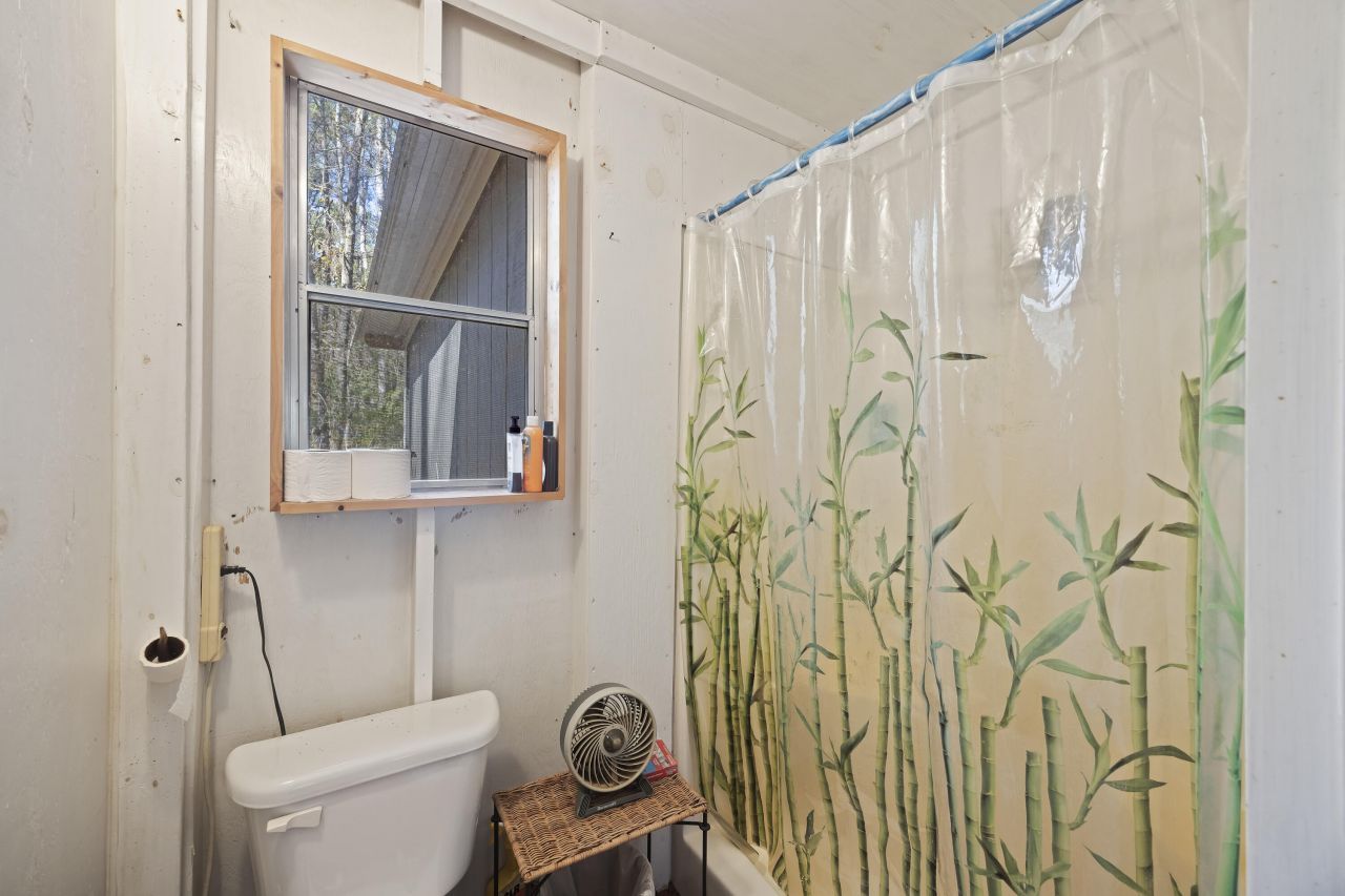 9168 Old Georgetown Road Photo 16