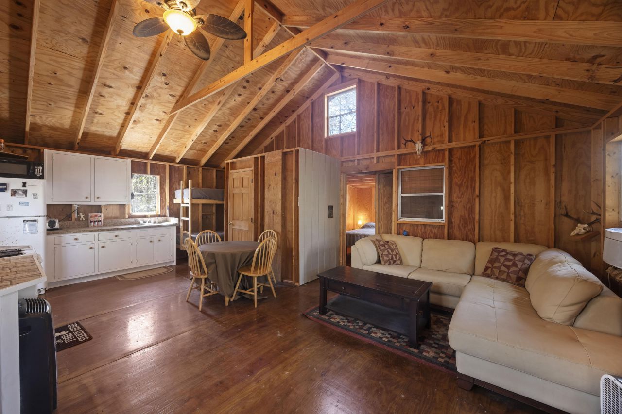 9168 Old Georgetown Road Photo 24