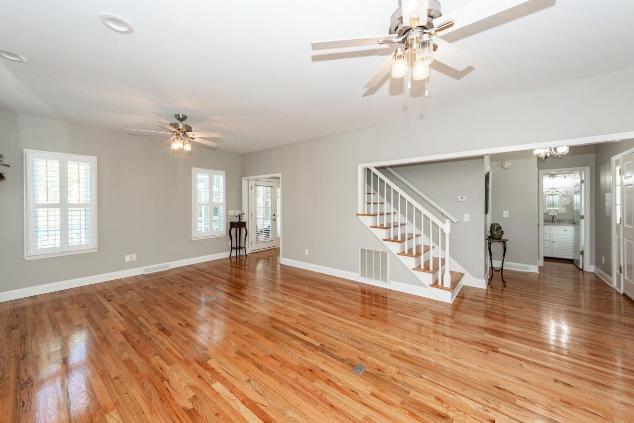 2001 Baltusrol Court Photo 10