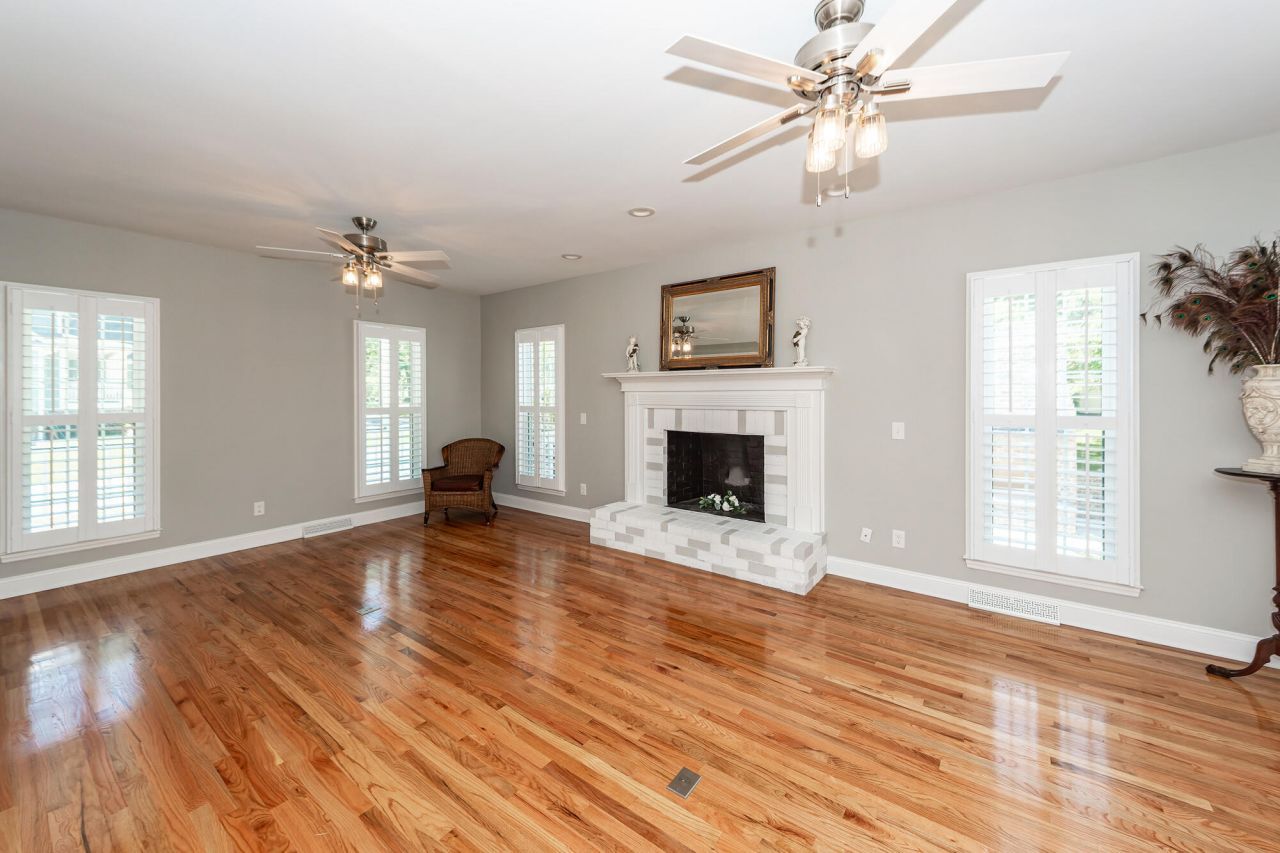 2001 Baltusrol Court Photo 12