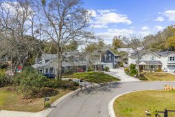 658 Fox Pond Drive photo 4