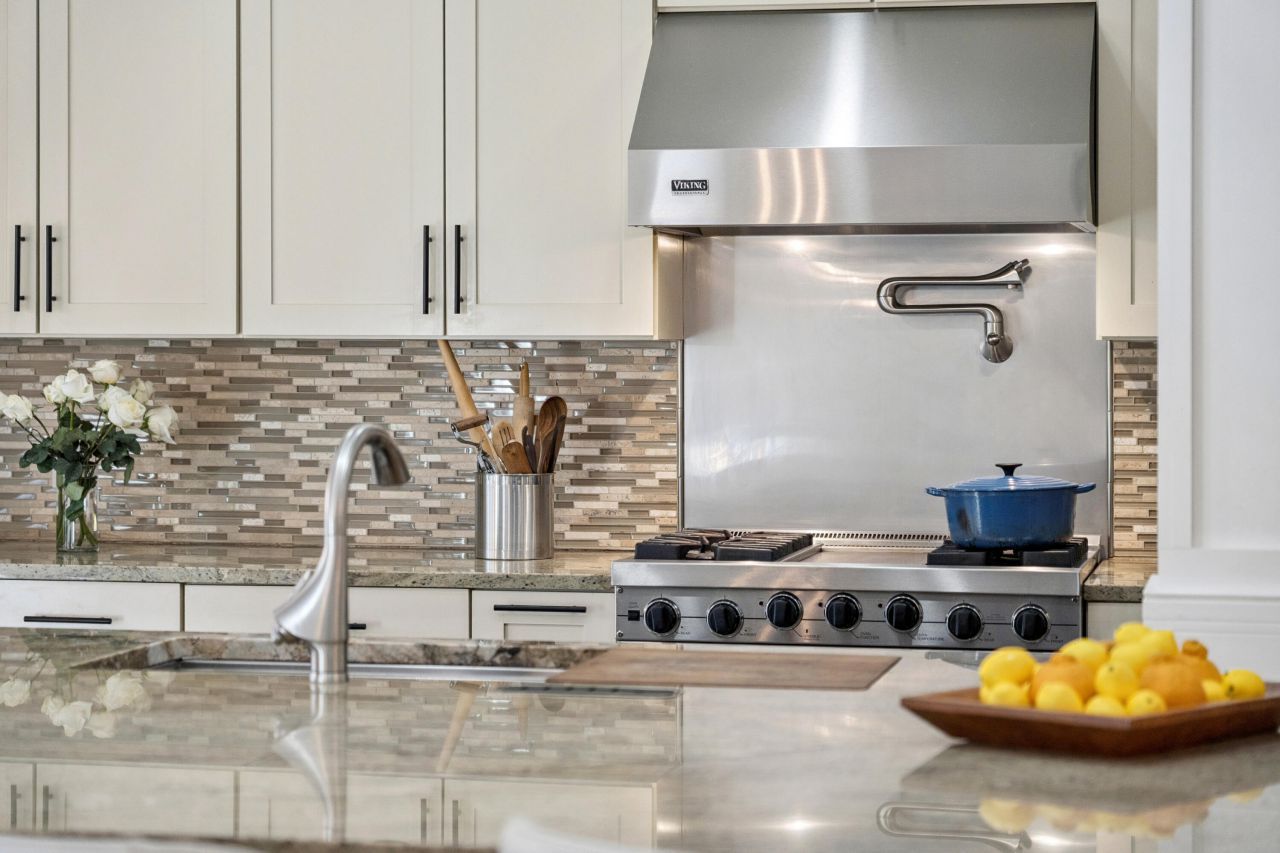 1015 Casseque Province Photo 16