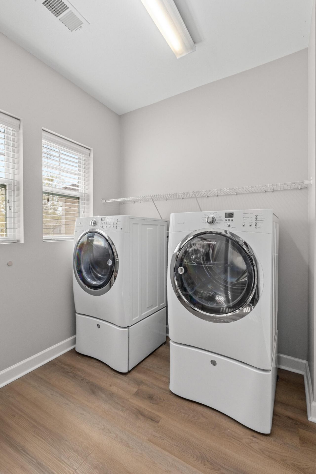 8474 Athens Way Photo 31